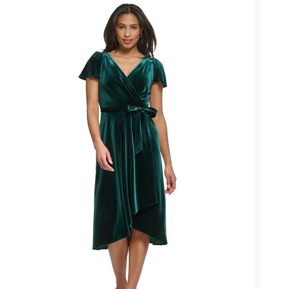 Dkny Dresses & Skirts - DKNY green velvet flutter dress. Size 12. Worn 1x!